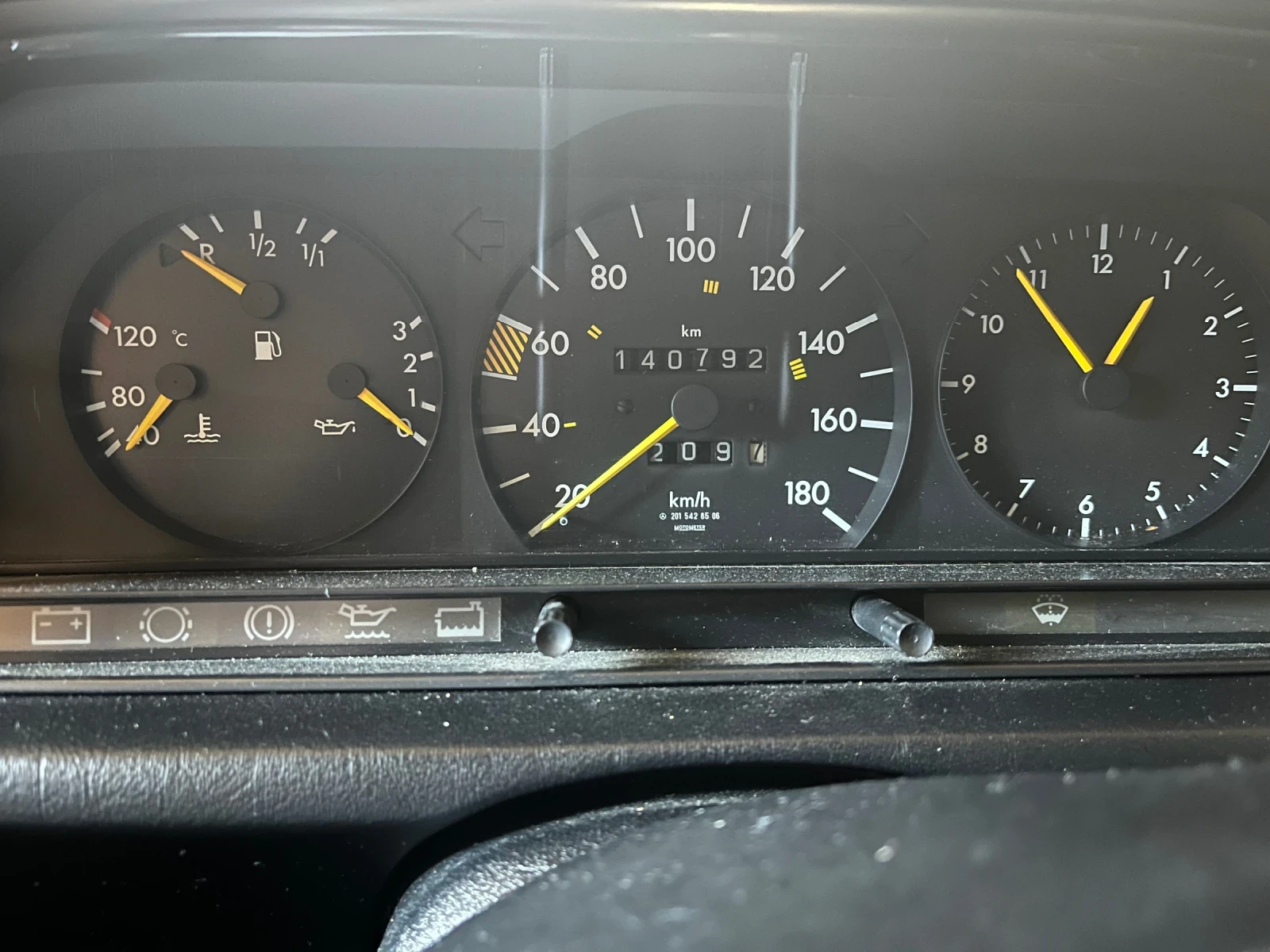 Mercedes-Benz 190, снимка 8 - Автомобили и джипове - 54331807