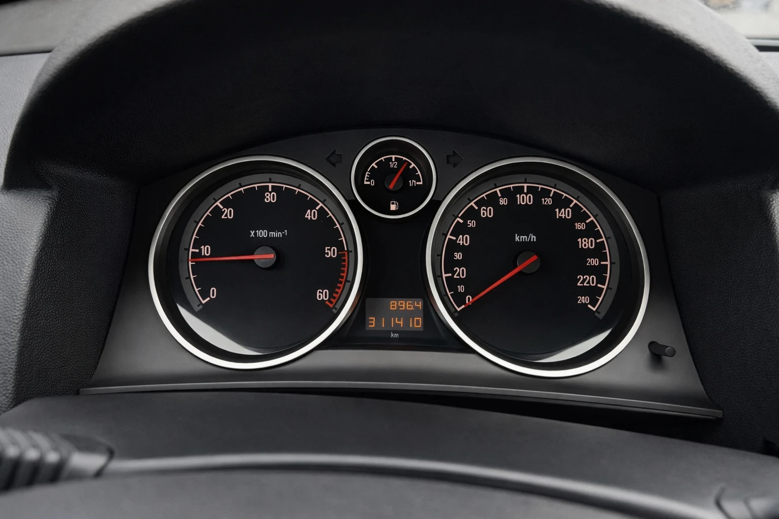 Opel Astra, снимка 11 - Автомобили и джипове - 54334606