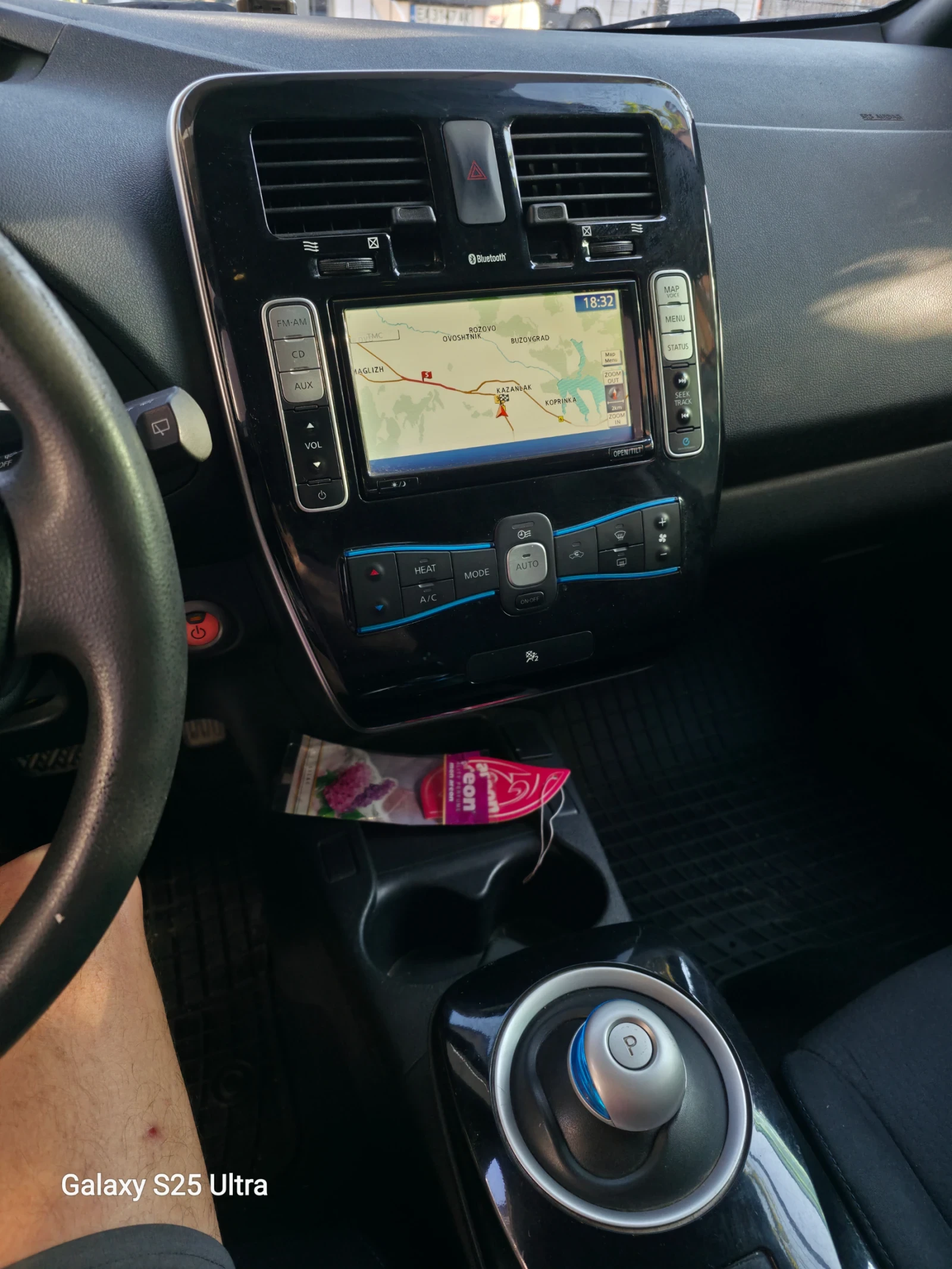 Nissan Leaf , снимка 2 - Автомобили и джипове - 55667603