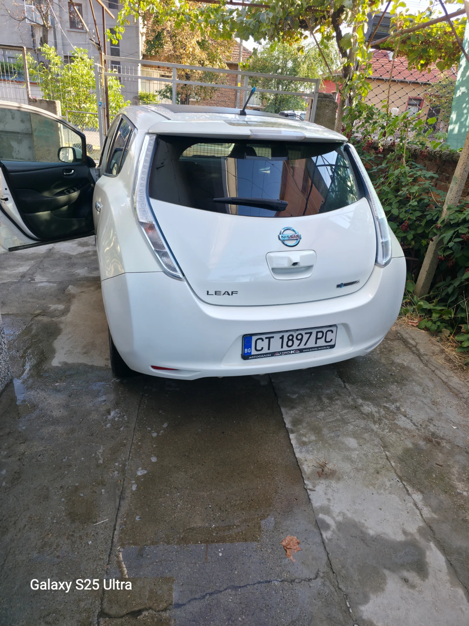 Nissan Leaf , снимка 5 - Автомобили и джипове - 55667603