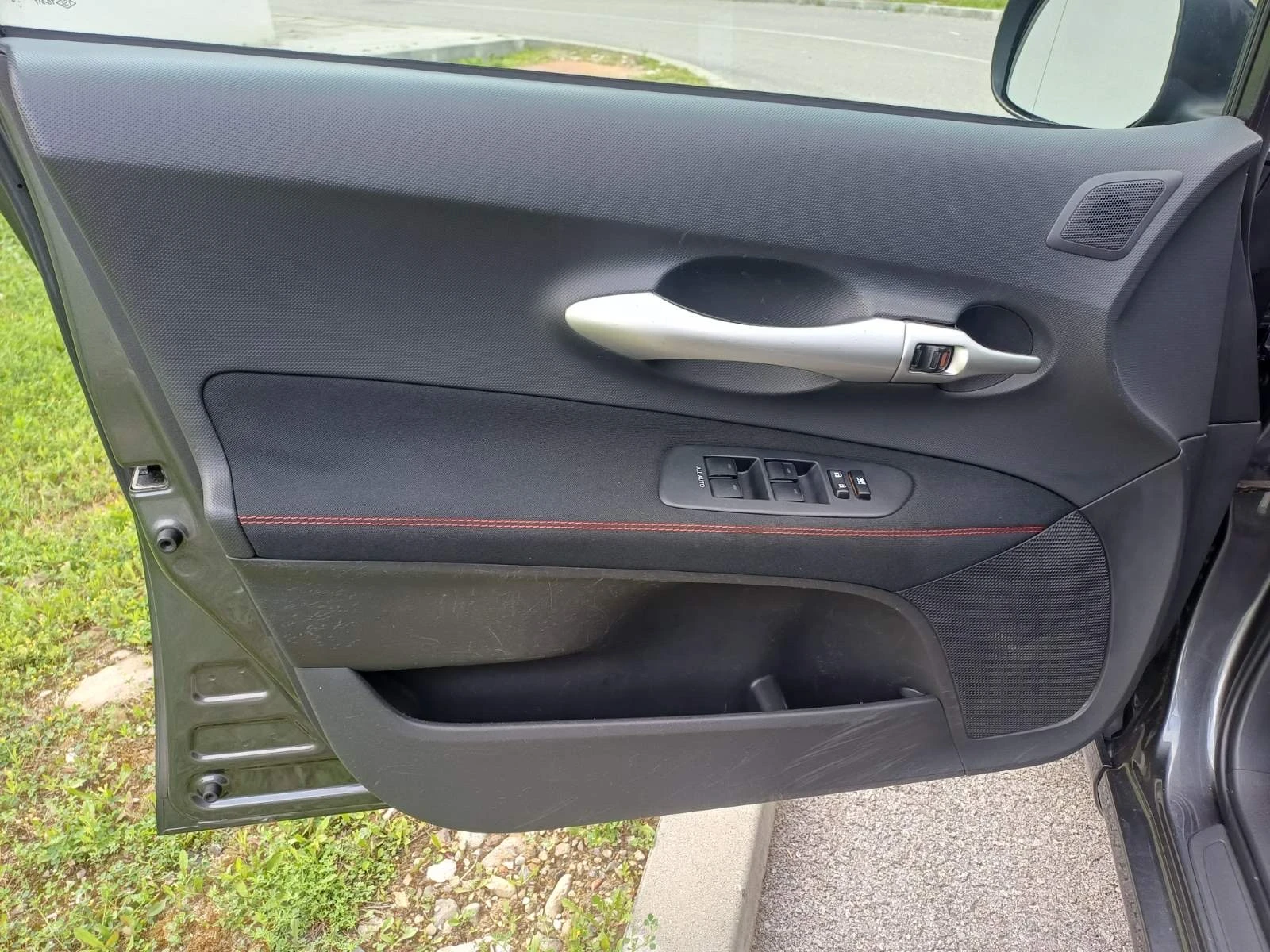 Toyota Auris 2.0, снимка 13 - Автомобили и джипове - 56349076