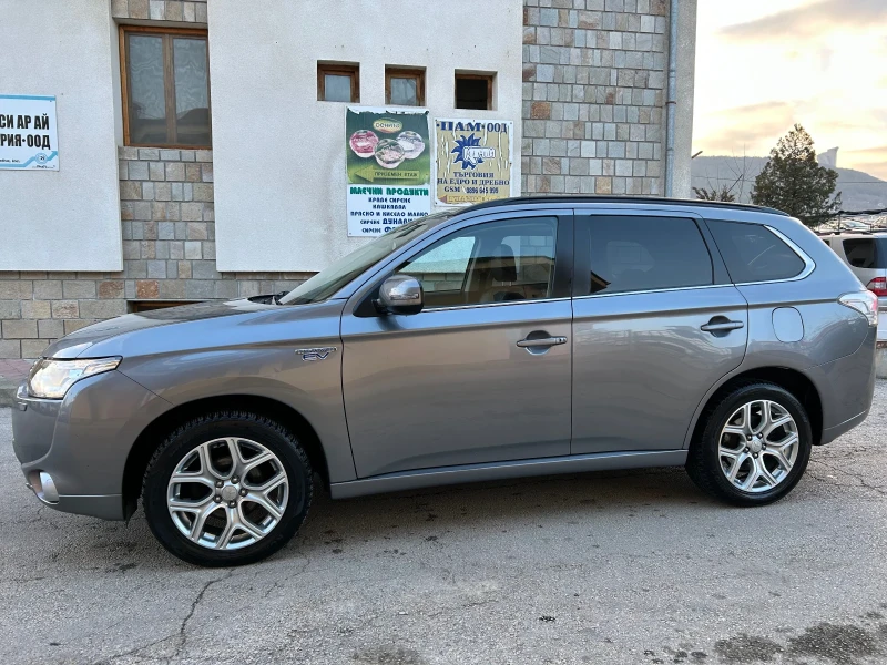 Mitsubishi Outlander 2.0PHEV Plug-in Hybrid FULL, снимка 7 - Автомобили и джипове - 48968513