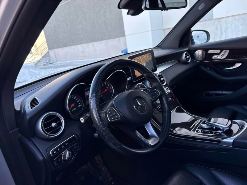 Mercedes-Benz GLC * 300 * CARFAX * ЦЕНА ДО БГ, снимка 8 - Автомобили и джипове - 53306428
