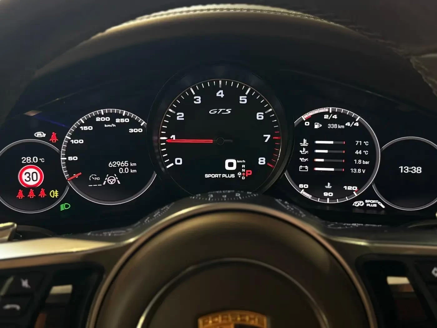 Porsche Cayenne GTS/460HP/PANO/ОБДУХ/360/ACC/MEMO/454z, снимка 13 - Автомобили и джипове - 54702886