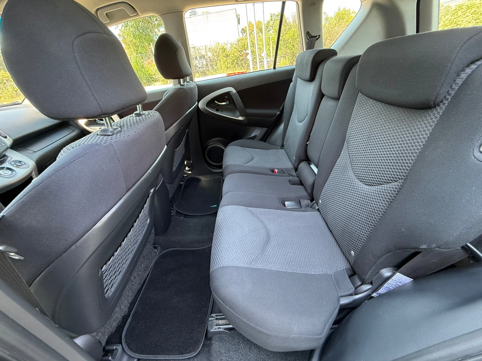 Toyota Rav4 2.2 D4D * 136 К.С* НОВ ВНОС ОТ ИТАЛИЯ* , снимка 10 - Автомобили и джипове - 55751238