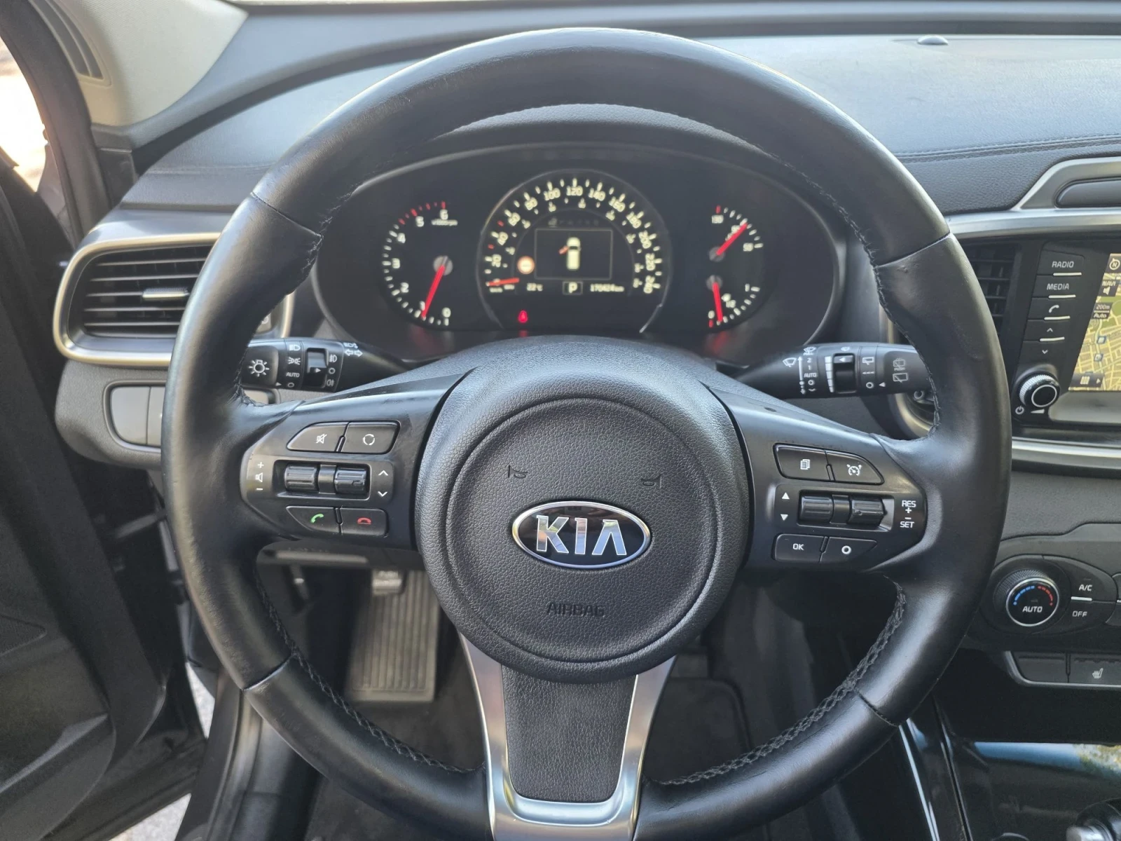 Kia Sorento 2.2CRDI/4X4/АВТОМАТИК/КОЖА/ПАНОРАМА , снимка 15 - Автомобили и джипове - 55981061