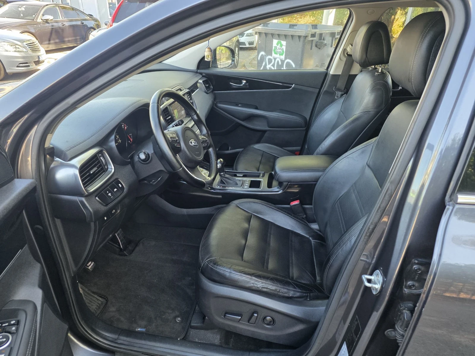 Kia Sorento 2.2CRDI/4X4/АВТОМАТИК/КОЖА/ПАНОРАМА , снимка 9 - Автомобили и джипове - 55981061