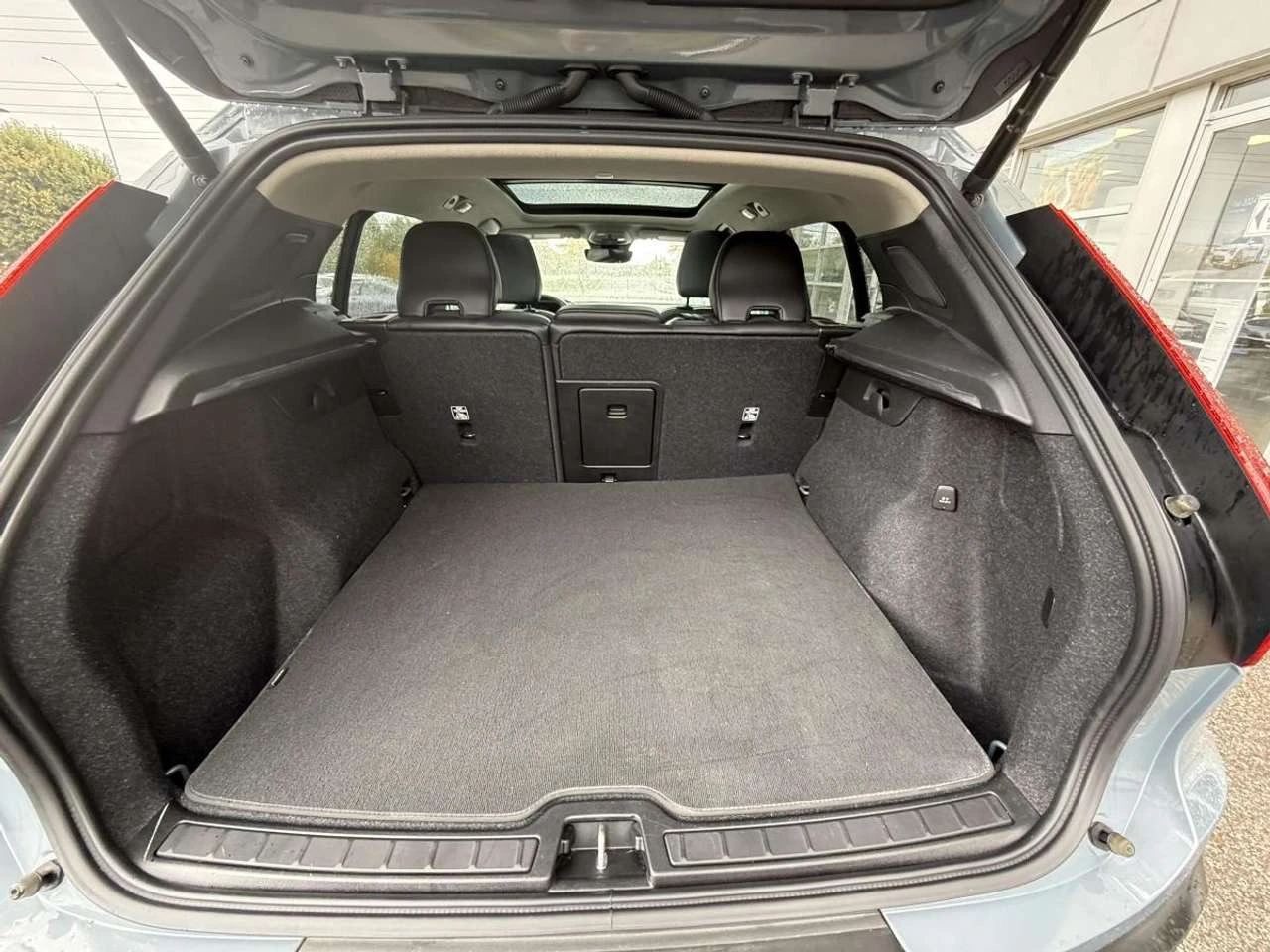Volvo XC40 B5 AWD Plus Dark Theme, снимка 17 - Автомобили и джипове - 56528213