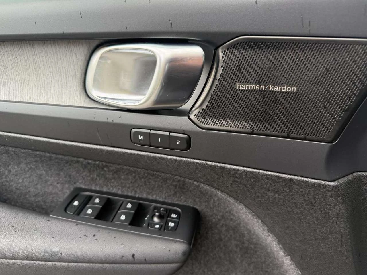 Volvo XC40 B5 AWD Plus Dark Theme, снимка 12 - Автомобили и джипове - 56528213