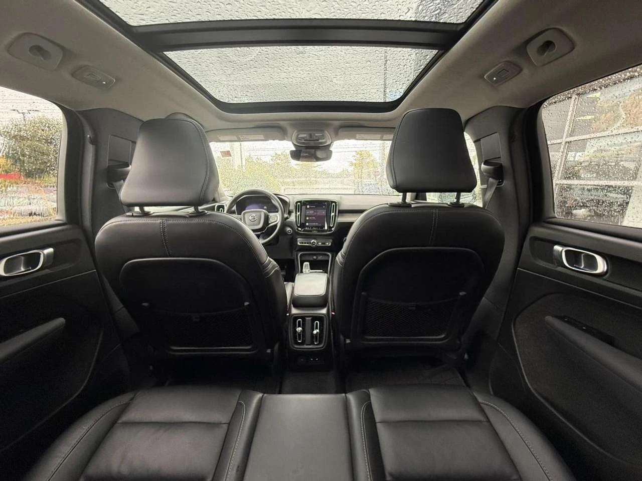 Volvo XC40 B5 AWD Plus Dark Theme, снимка 16 - Автомобили и джипове - 56528213