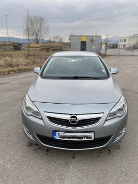 Opel Astra 1.7 CDTI, снимка 16 - Автомобили и джипове - 44350452