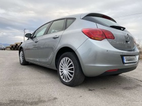 Opel Astra 1.7 CDTI, снимка 12 - Автомобили и джипове - 44350452