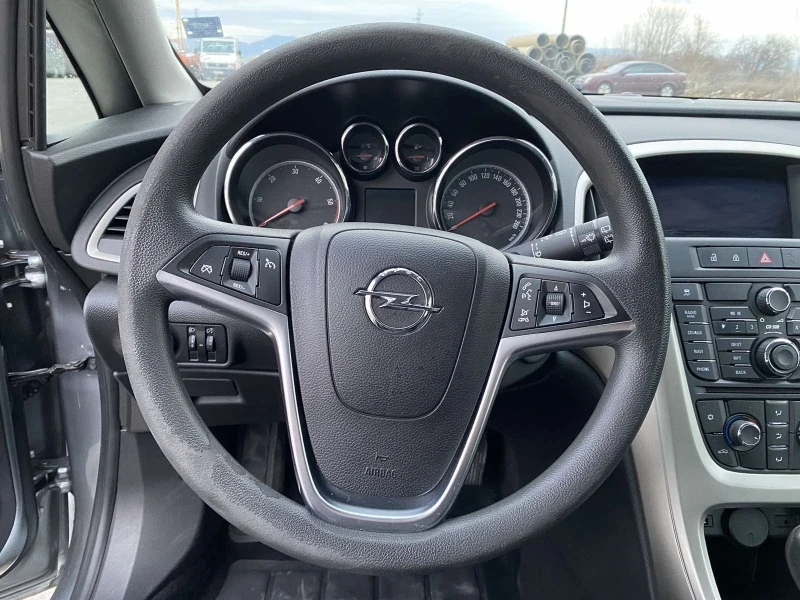 Opel Astra 1.7 CDTI, снимка 4 - Автомобили и джипове - 44350452