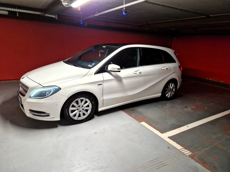 Mercedes-Benz B 180 CDI, снимка 1 - Автомобили и джипове - 47005941