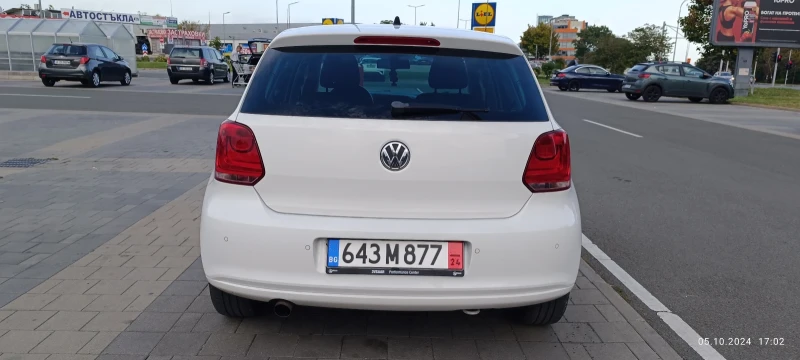 VW Polo Автомат , снимка 8 - Автомобили и джипове - 47491800