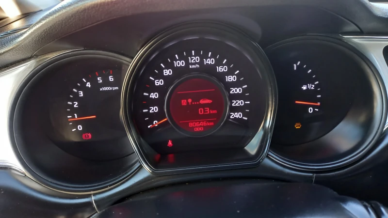 Kia Ceed 1.6CRDi-80000km.= Evro6, снимка 8 - Автомобили и джипове - 48132248