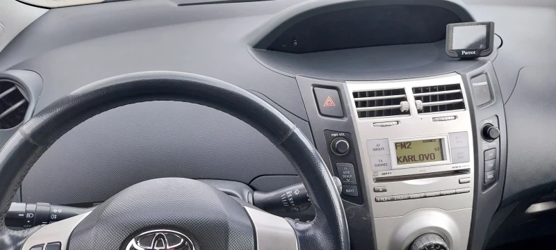 Toyota Yaris 1.4 dfd, снимка 7 - Автомобили и джипове - 49316299