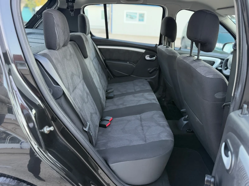 Dacia Sandero, снимка 12 - Автомобили и джипове - 52194206