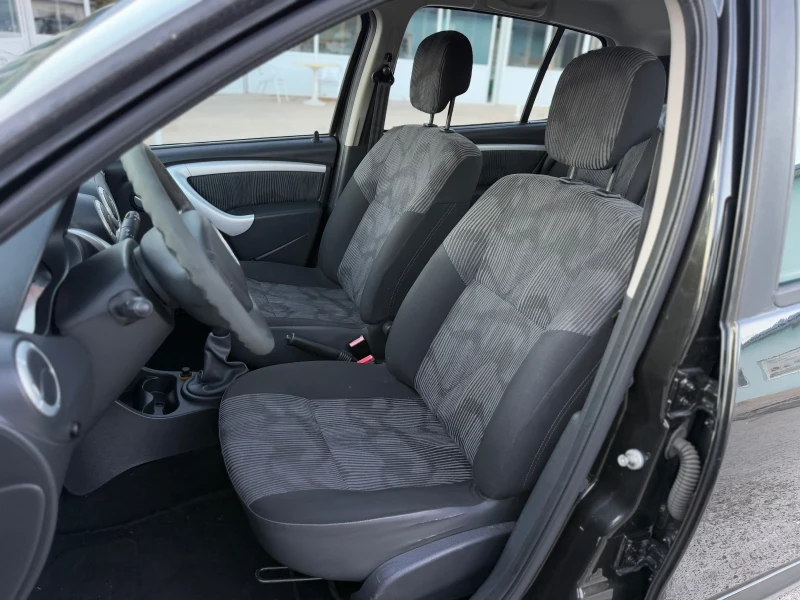 Dacia Sandero, снимка 10 - Автомобили и джипове - 52194206