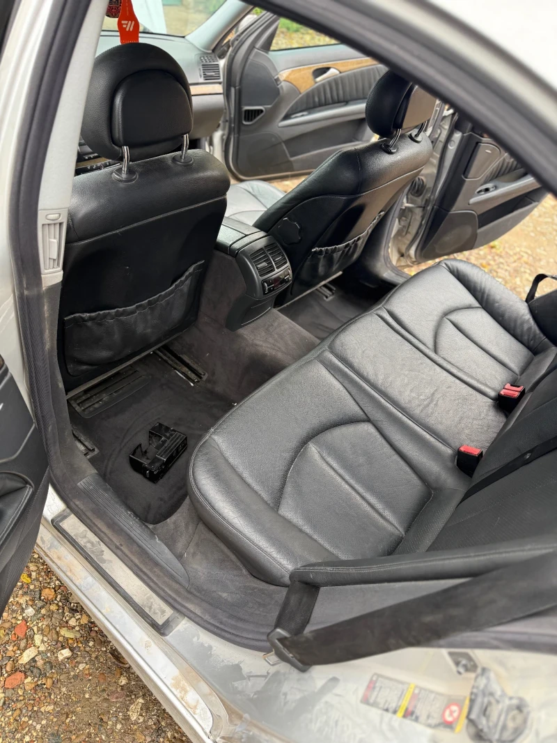 Mercedes-Benz E 320, снимка 13 - Автомобили и джипове - 52353406