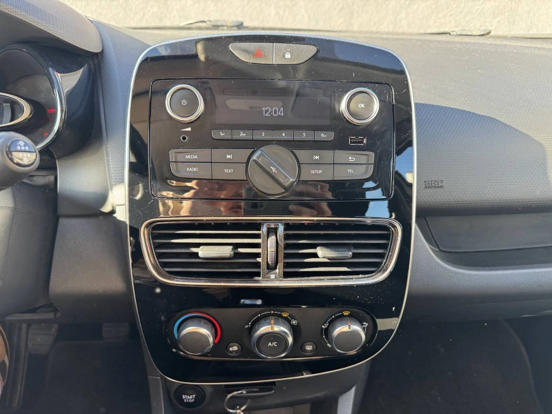 Renault Clio 0.9 TCe, снимка 14 - Автомобили и джипове - 52771901