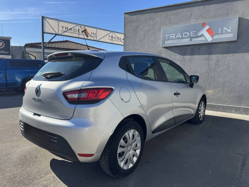 Renault Clio 0.9 TCe, снимка 4 - Автомобили и джипове - 52771901