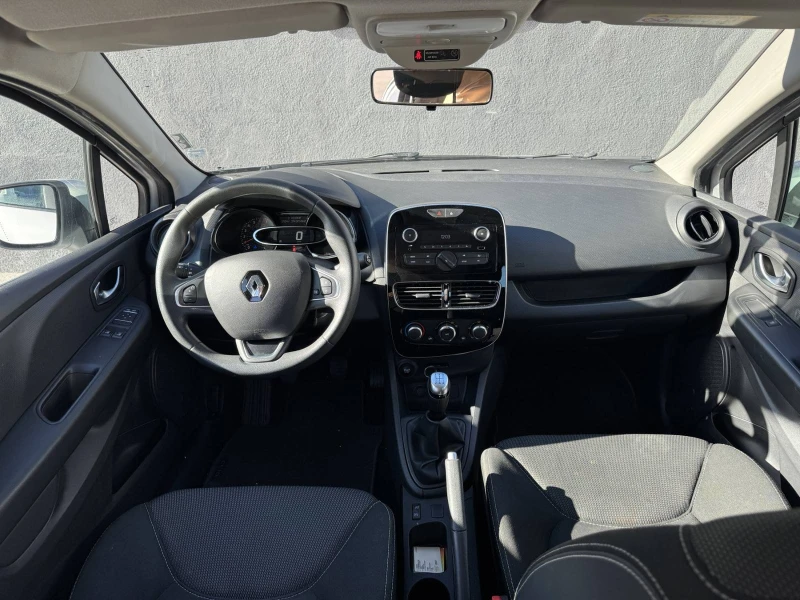 Renault Clio 0.9 TCe, снимка 12 - Автомобили и джипове - 52771901