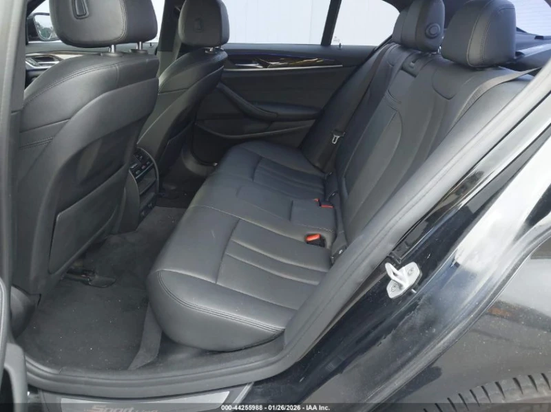 BMW 530 2.0L I-4 DI, DOHC, VVT, TURBO, 248HP Rear Wheel, снимка 13 - Автомобили и джипове - 53342807