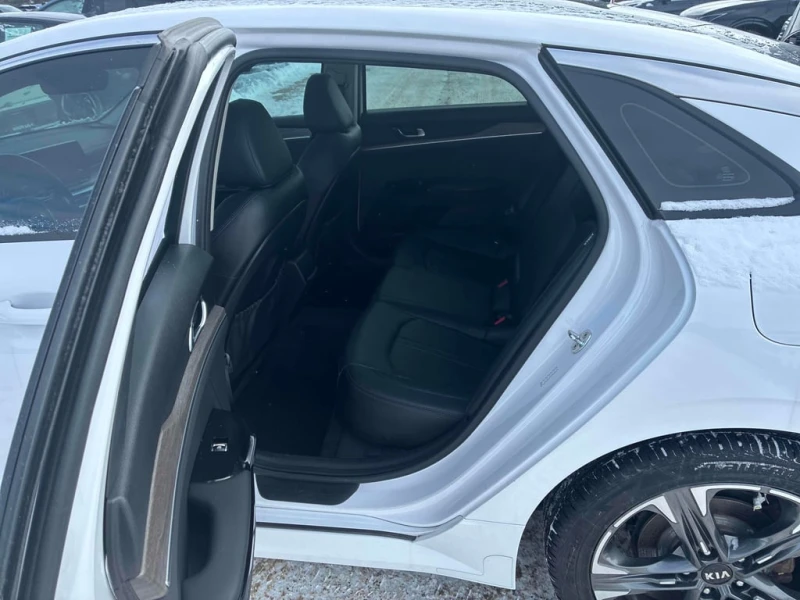 Kia K5 * EX * CARFAX * БЕЗ ПЪРВОНАЧАЛНА ВНОСКА, снимка 14 - Автомобили и джипове - 53426189