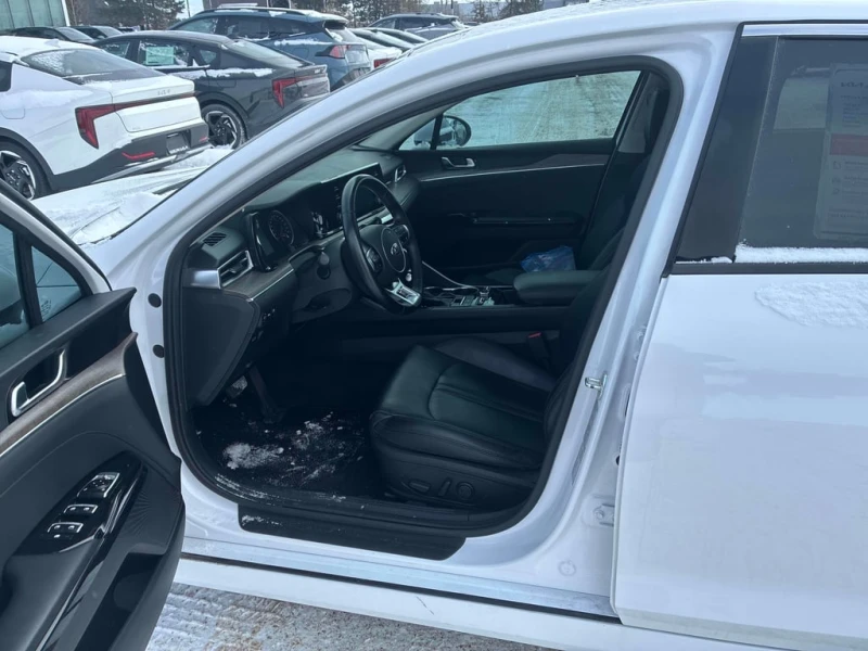 Kia K5 * EX * CARFAX * БЕЗ ПЪРВОНАЧАЛНА ВНОСКА, снимка 13 - Автомобили и джипове - 53426189