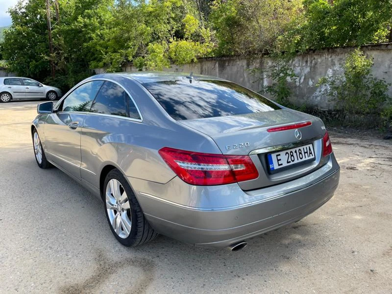 Mercedes-Benz E 220 2.2 CDI 5G-tronic/ Navi/ Park Assist, снимка 3 - Автомобили и джипове - 35467757