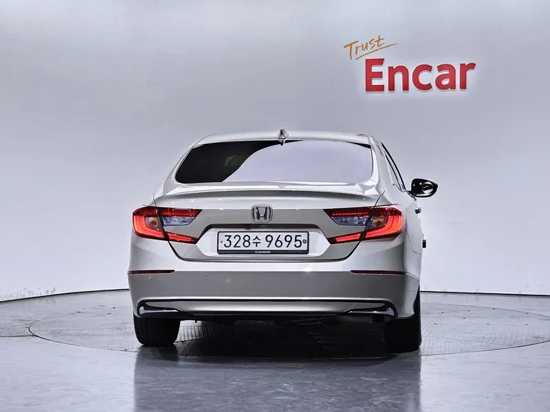 Honda Accord 2.0 Hybrid Ex-L, снимка 4 - Автомобили и джипове - 55700322