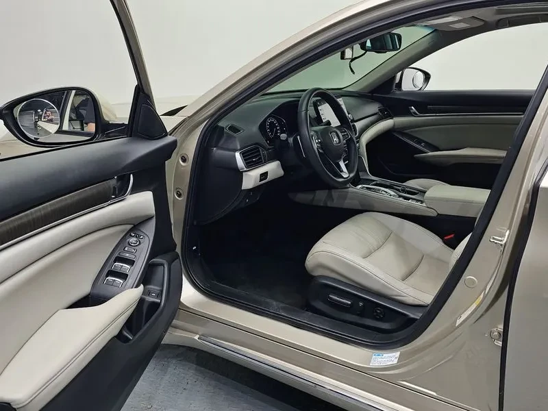 Honda Accord 2.0 Hybrid Ex-L, снимка 10 - Автомобили и джипове - 55700322