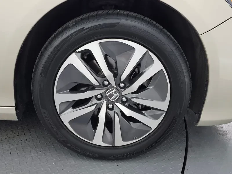 Honda Accord 2.0 Hybrid Ex-L, снимка 5 - Автомобили и джипове - 55700322