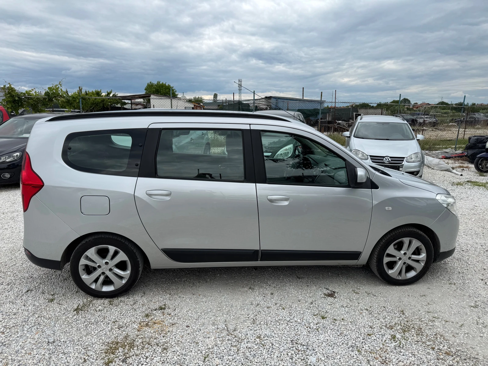 Dacia Lodgy 1.5DCI-NAVI-KAMERA-7-MESTA - изображение 6