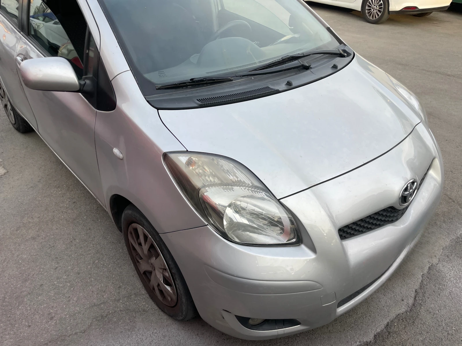 Toyota Yaris 1.4 D4D 90 cv FACELIFT 2011 ИТАЛИЯ - изображение 2
