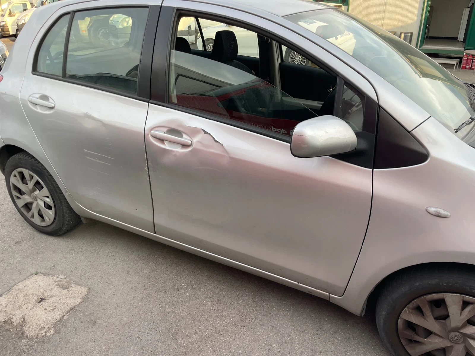 Toyota Yaris 1.4 D4D 90 cv FACELIFT 2011 ИТАЛИЯ - изображение 3