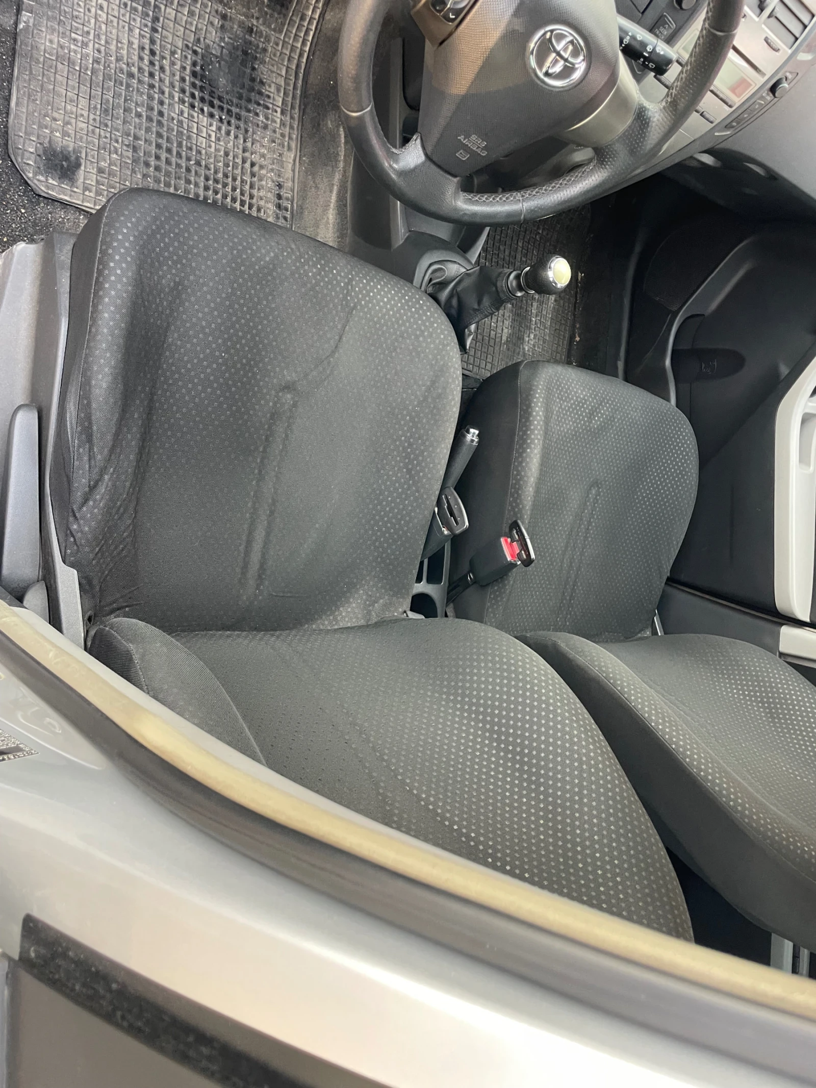 Toyota Yaris 1.4 D4D 90 cv FACELIFT 2011 ИТАЛИЯ - изображение 7