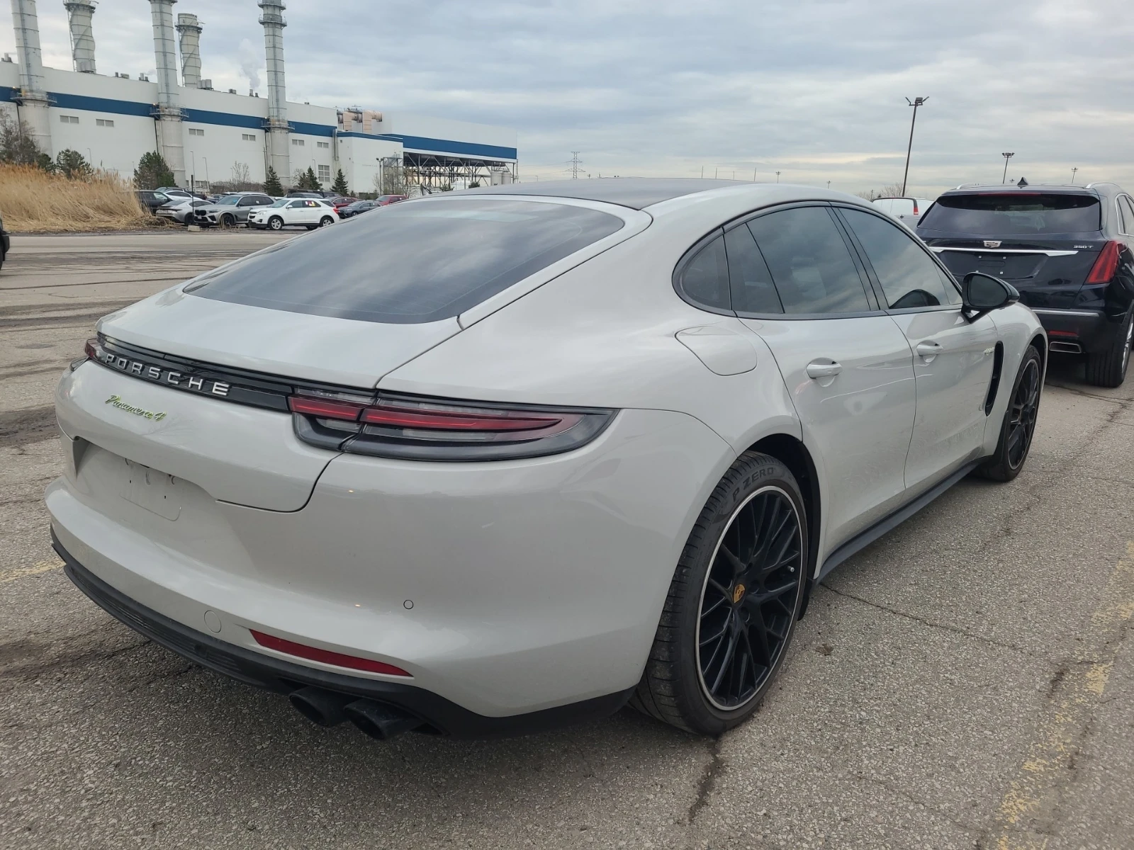 Porsche Panamera * 4 E-HYBRID * CARFAX * ВЪЗМОЖНОСТ ЗА АВТОКРЕДИТ - изображение 3