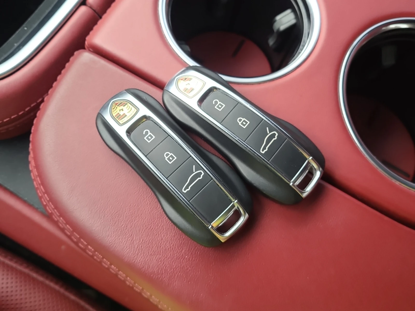Porsche Panamera * 4 E-HYBRID * CARFAX * ВЪЗМОЖНОСТ ЗА АВТОКРЕДИТ - изображение 8