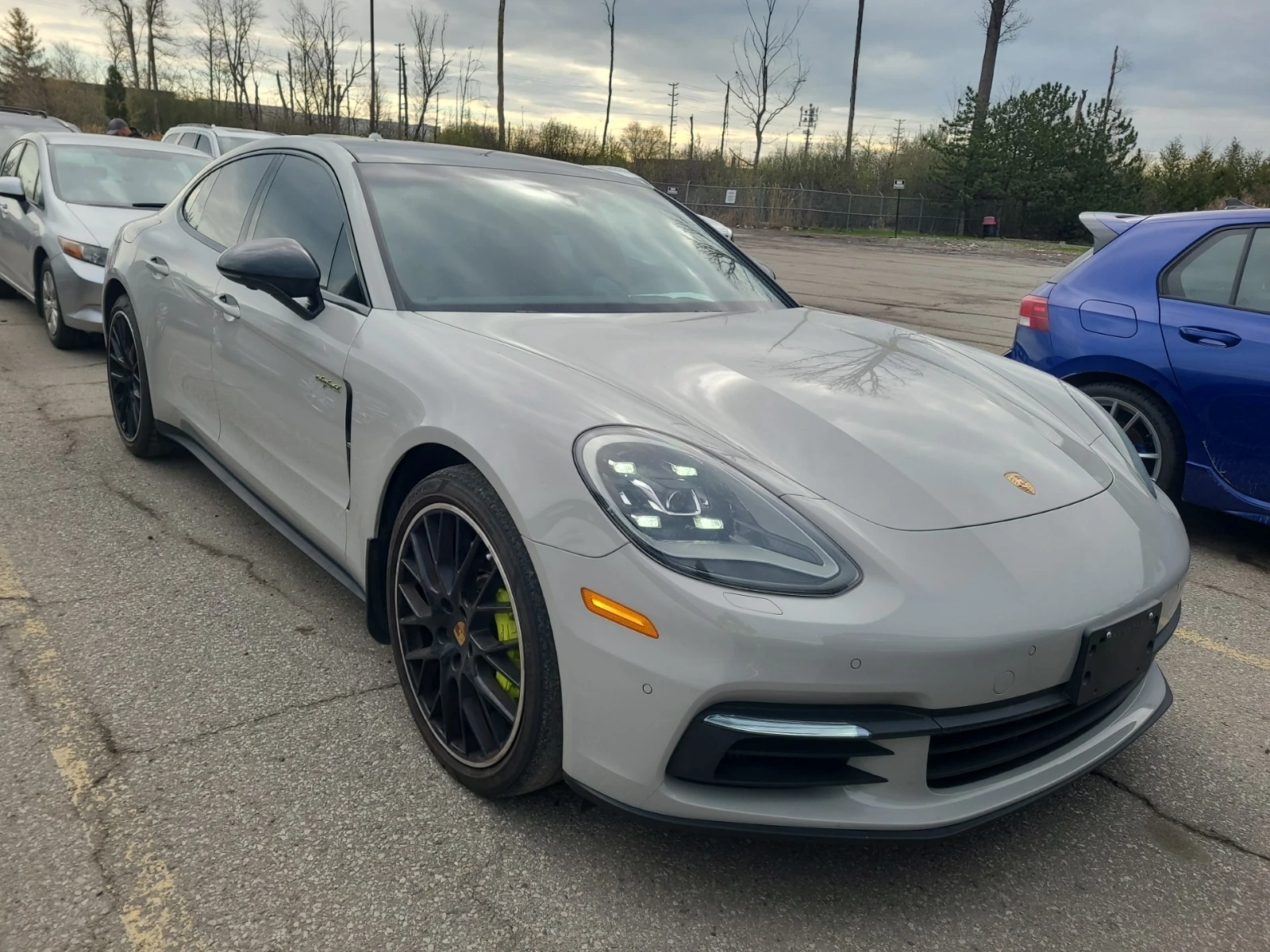 Porsche Panamera * 4 E-HYBRID * CARFAX * ВЪЗМОЖНОСТ ЗА АВТОКРЕДИТ - изображение 2