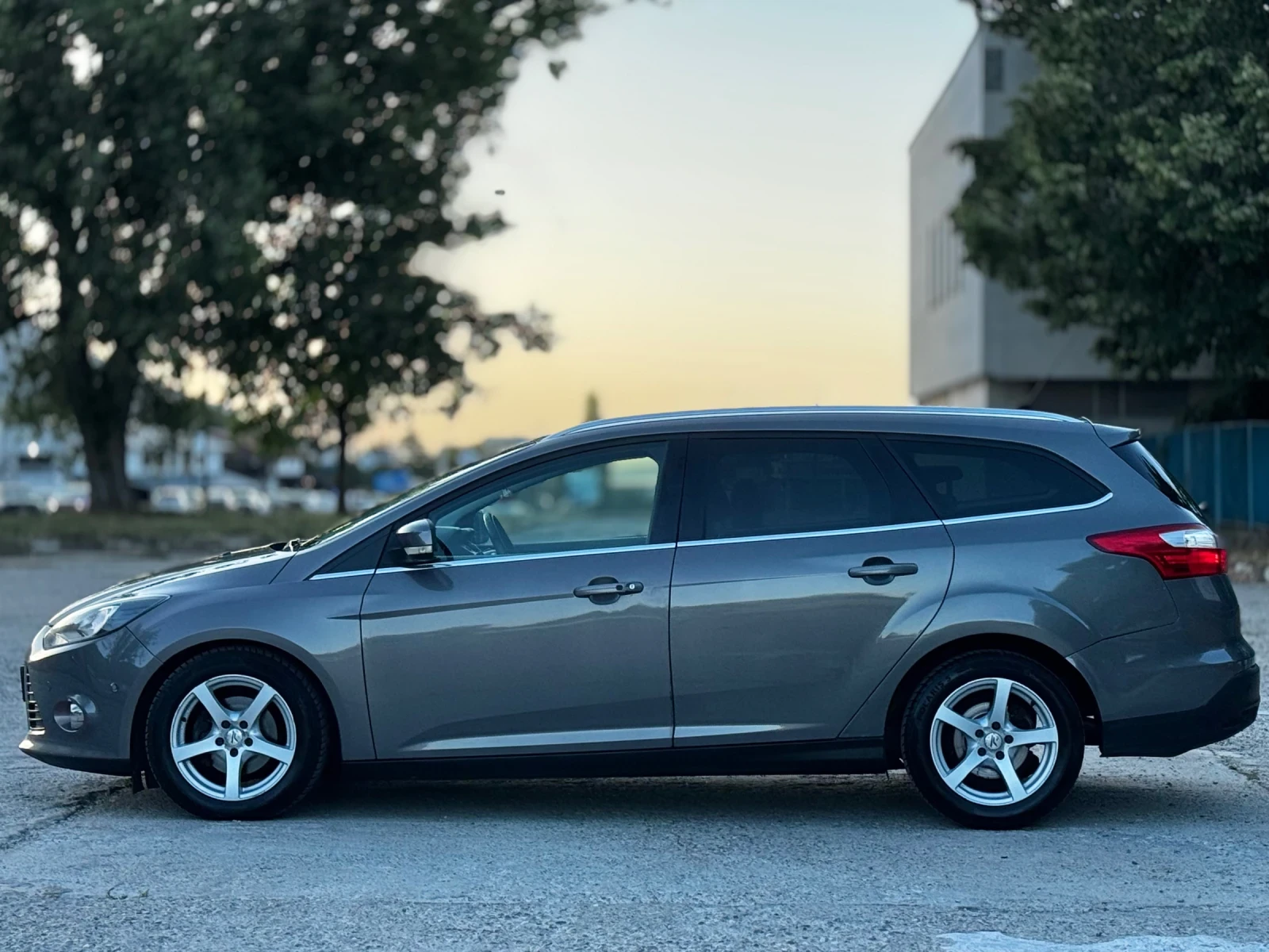 Ford Focus 1.6TDCI/KEYLESS/НАВИГАЦИЯ - изображение 2