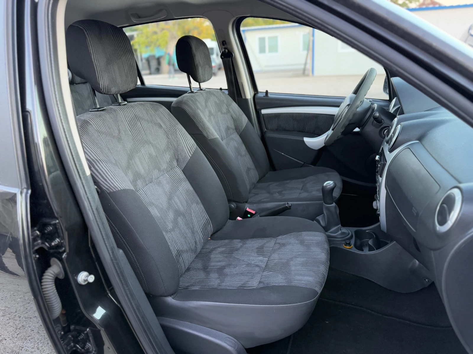 Dacia Sandero | Mobile.bg — изображение 13