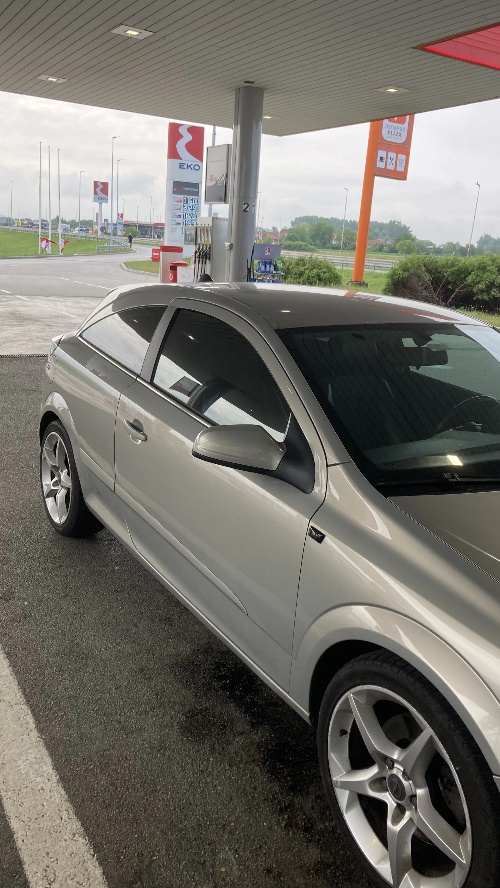 Opel Astra GTC, снимка 3 - Автомобили и джипове - 54649400