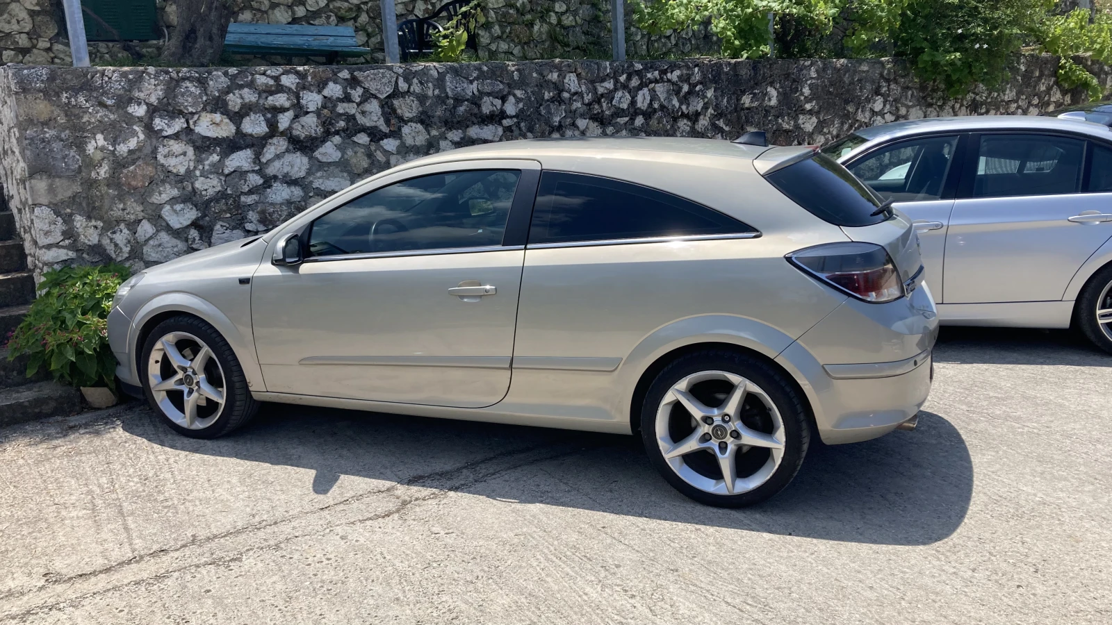 Opel Astra GTC, снимка 4 - Автомобили и джипове - 54649400
