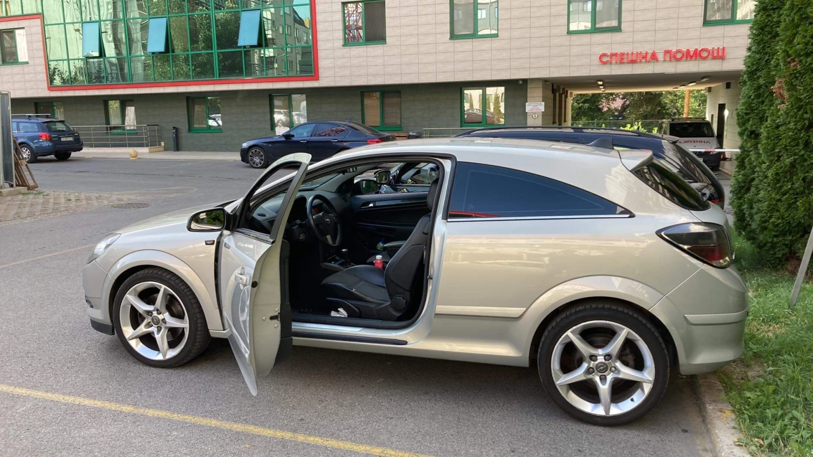 Opel Astra GTC, снимка 5 - Автомобили и джипове - 54649400
