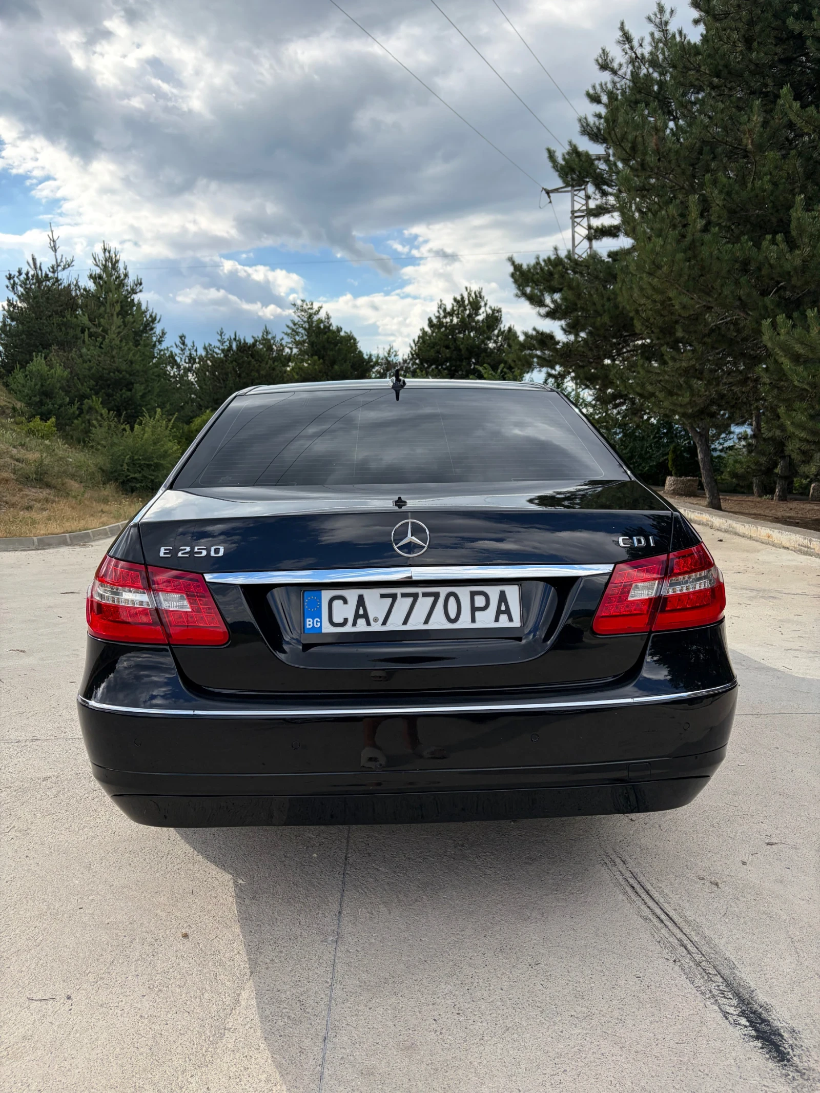 Mercedes-Benz E 250 BlueEfficiency, снимка 3 - Автомобили и джипове - 55159546