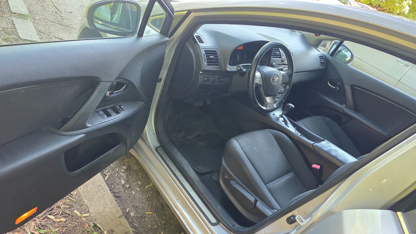 Toyota Avensis, снимка 6 - Автомобили и джипове - 55516290