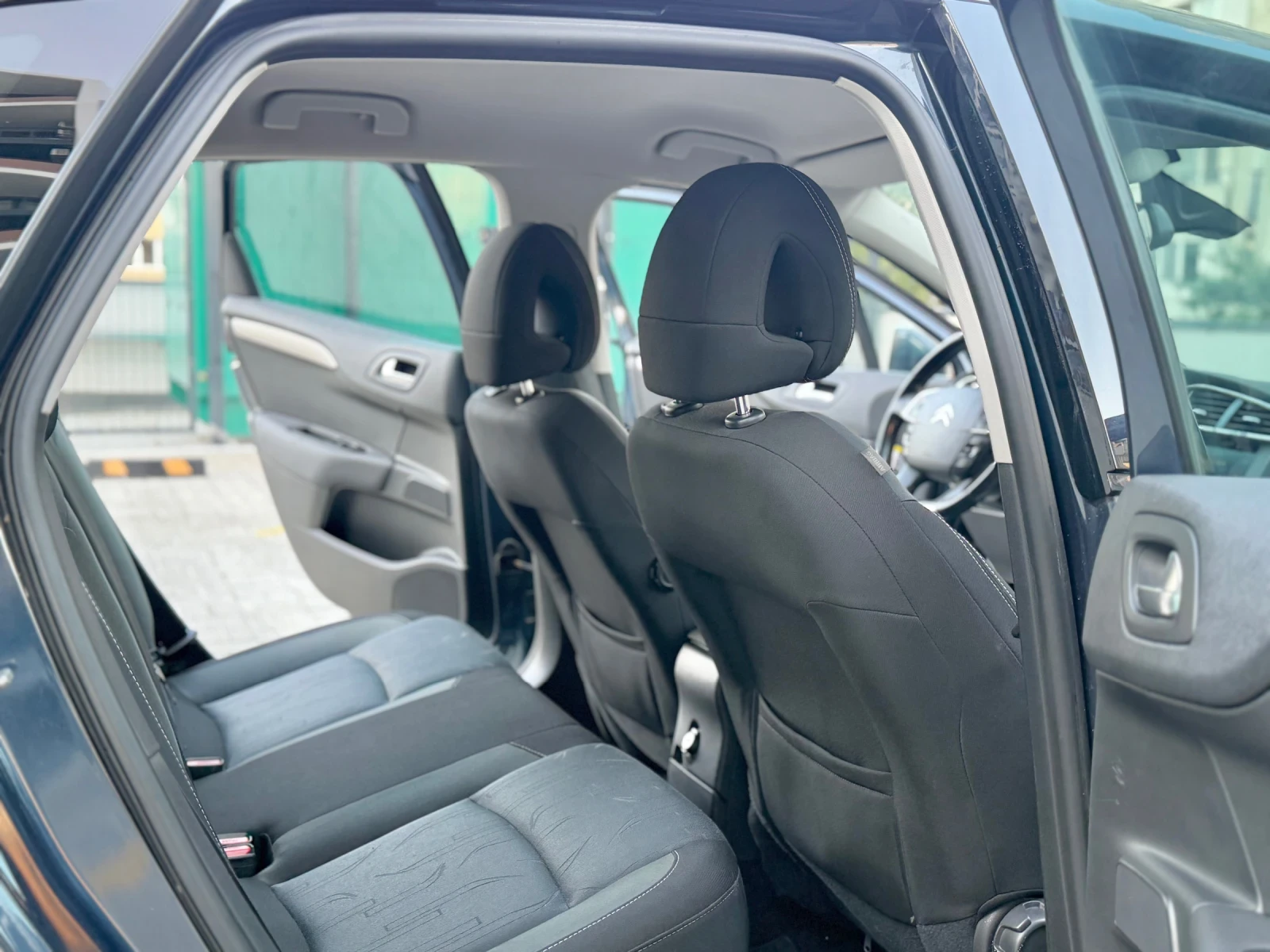 Citroen C4 1.6 HDl 2014г Автоматик, снимка 13 - Автомобили и джипове - 55589755