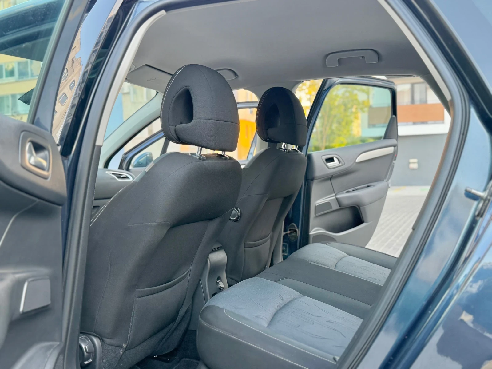 Citroen C4 1.6 HDl 2014г Автоматик, снимка 14 - Автомобили и джипове - 55589755